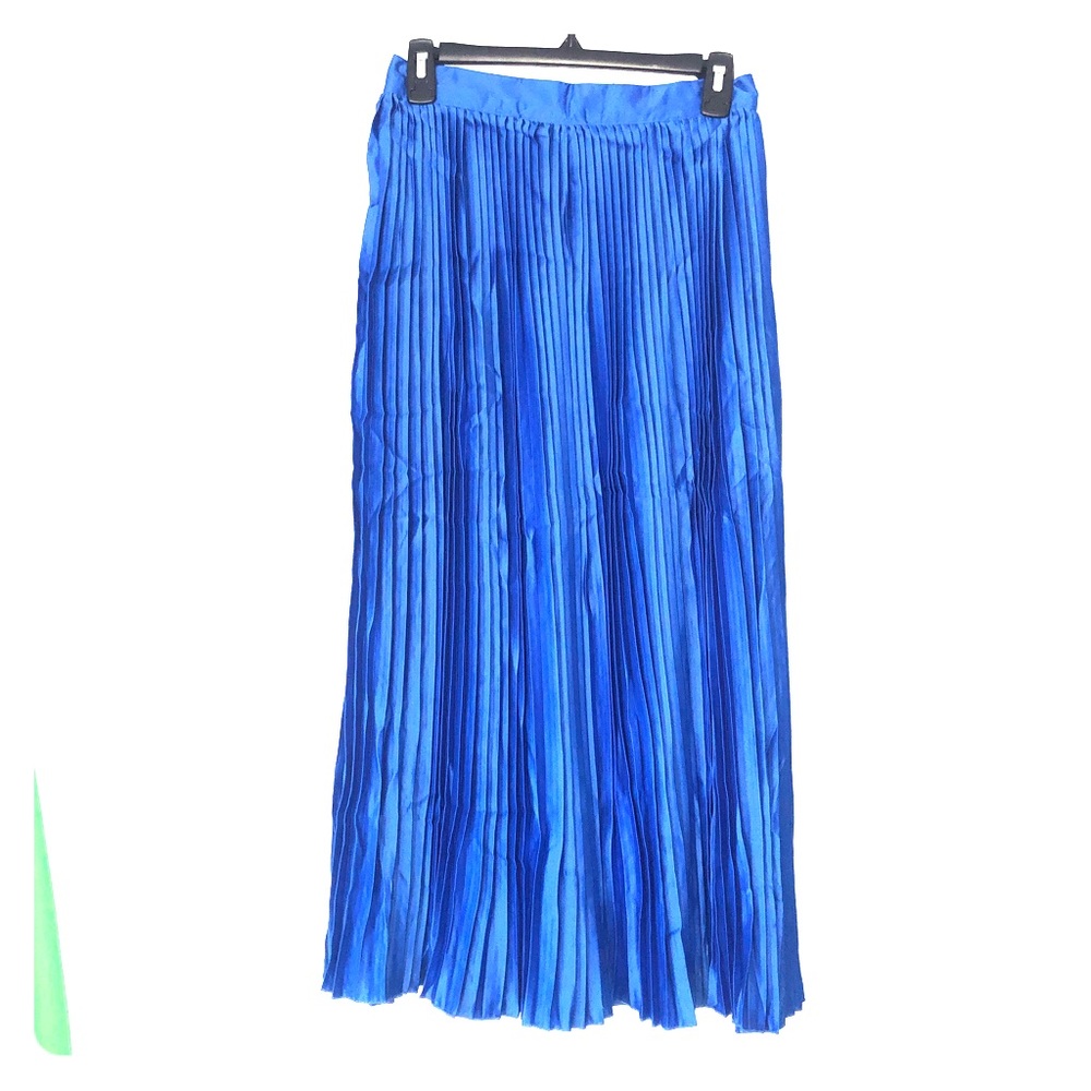Pleated midi skirt